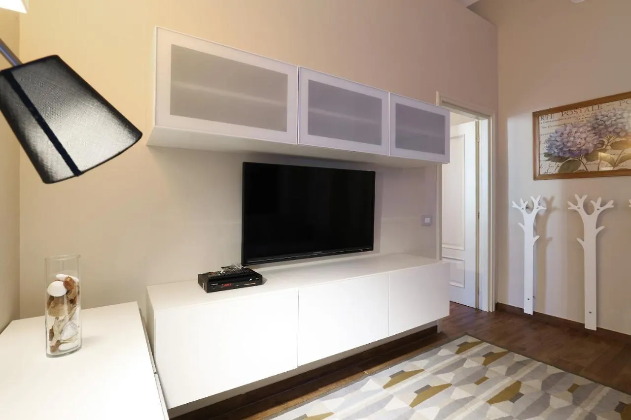 Contempora Apartments - Porta Romana - Traviata Милан Италия